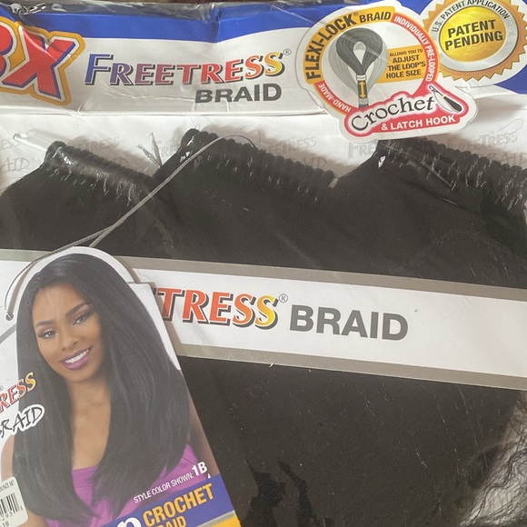 Freetress Pre-Loop Crochet Braid Yaky Bounce 16” - Picture 4 of 4